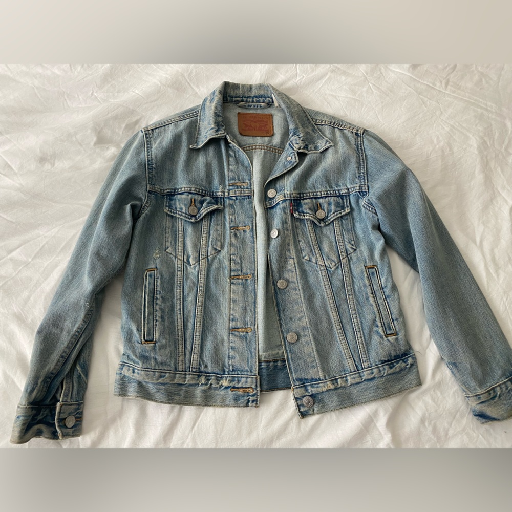 Levis Denim Jacket - size XS